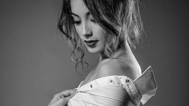 Lesly’s White Button-Down